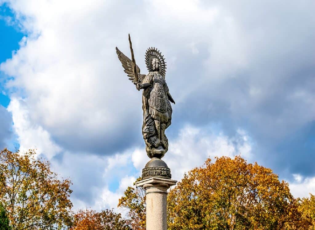 Guardian Angels And Archangels: Understanding The Differences